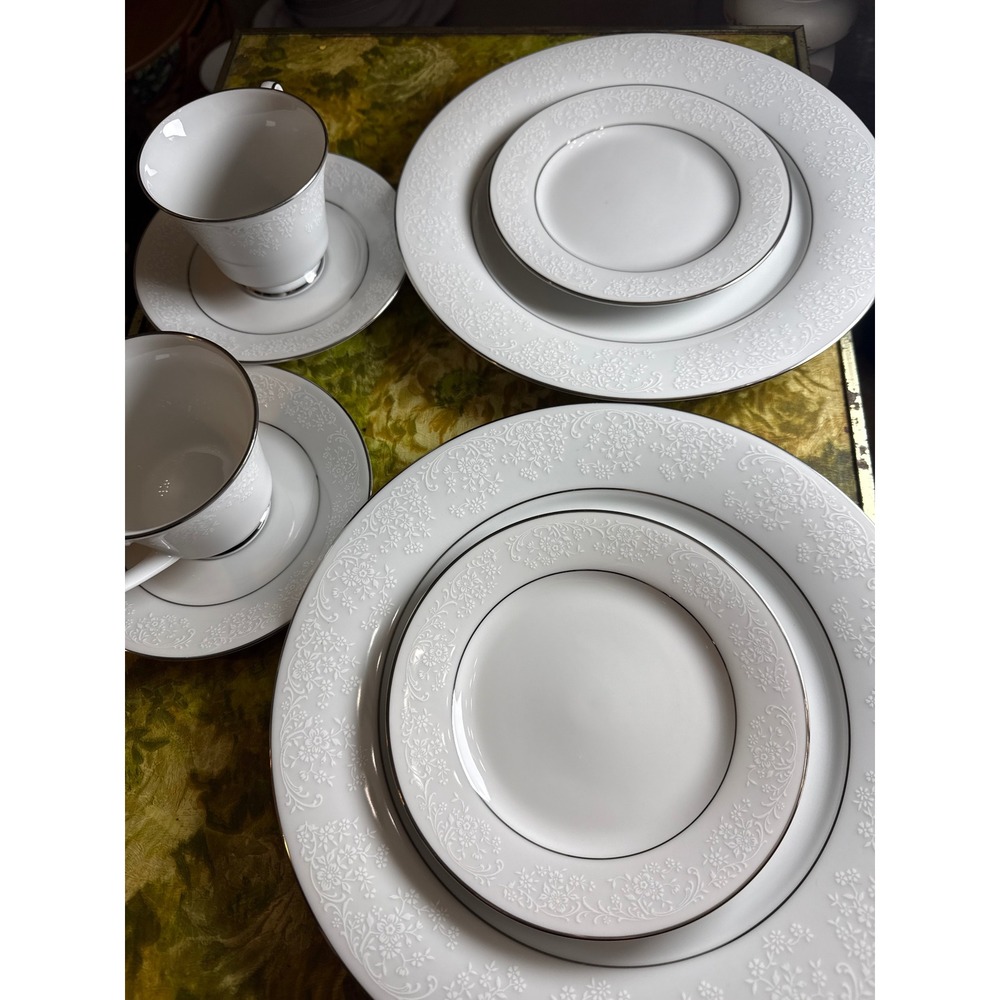 Noritake Tahoe 2585 Fine China 8 Piece Set White Floral Platinum Trim Sri Lanka